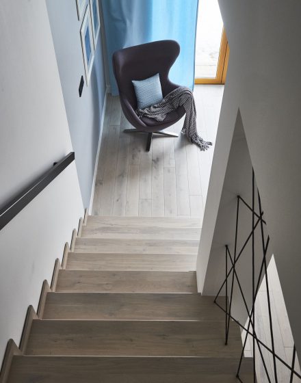 Medinės grindys Mediniai laiptai I forma Nordic N-3408 Medžio stilius