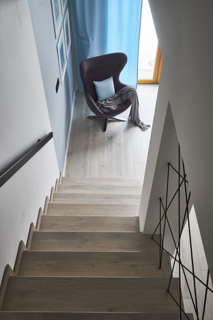 Medinės grindys Mediniai laiptai I forma Nordic N-3408 Medžio stilius