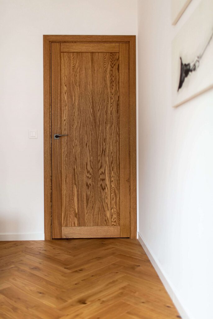 Klasikinės ąžuolo masyvo durys