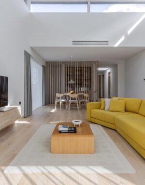 Vientisa ąžuolo estetika – kai viskas dera iki smulkiausios detalės