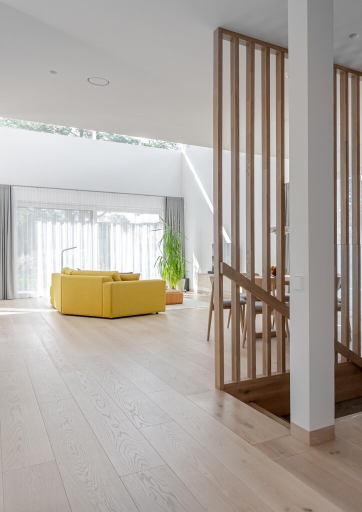 Vientisa ąžuolo estetika – kai viskas dera iki smulkiausios detalės