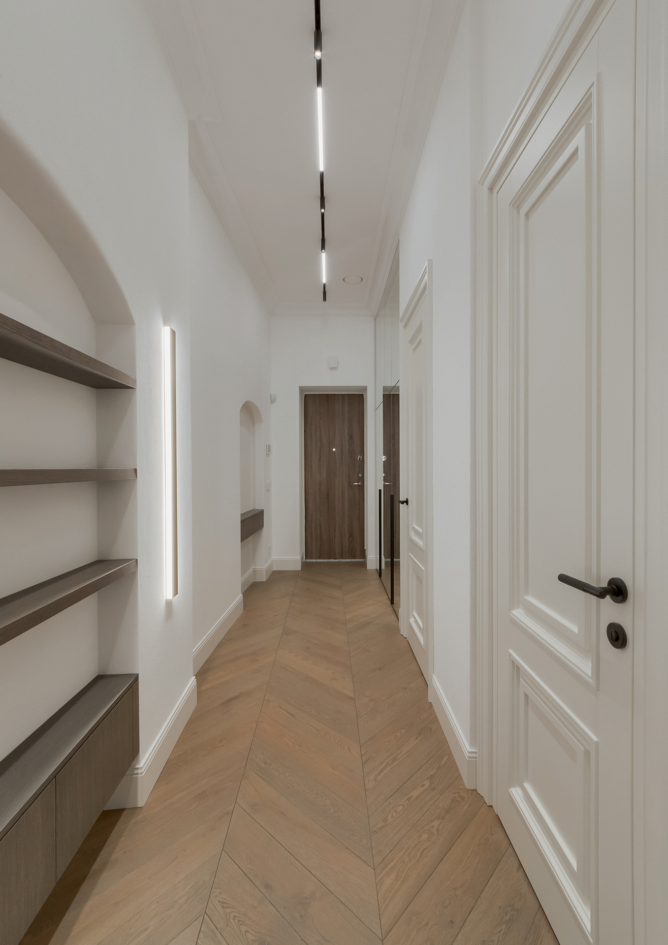 Chevron 45° grindys - kryptinga ir brandi erdvė