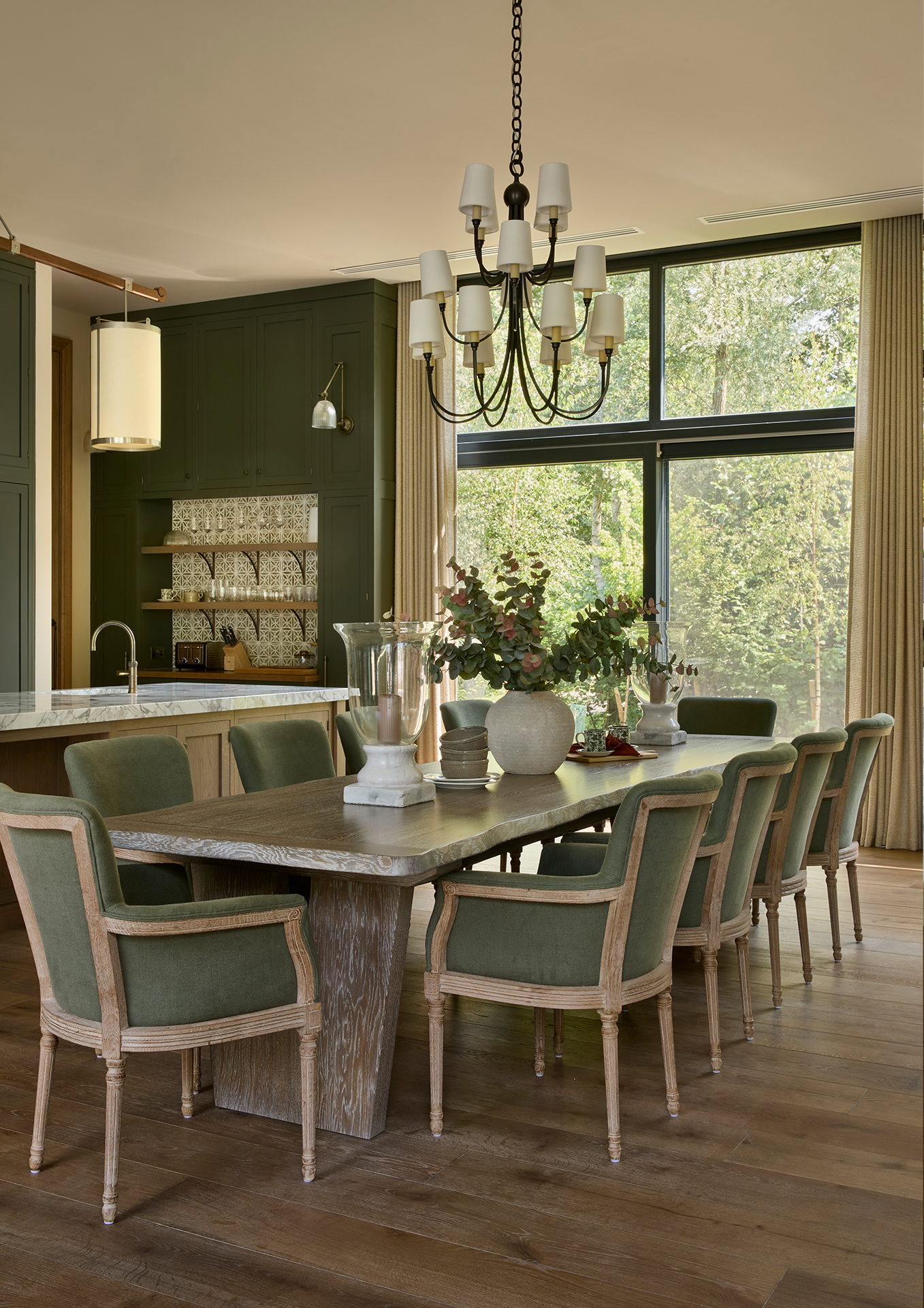 Tobacco Rustic grindys - tvirtas pagrindas, suteikiantis erdvei charakterį.