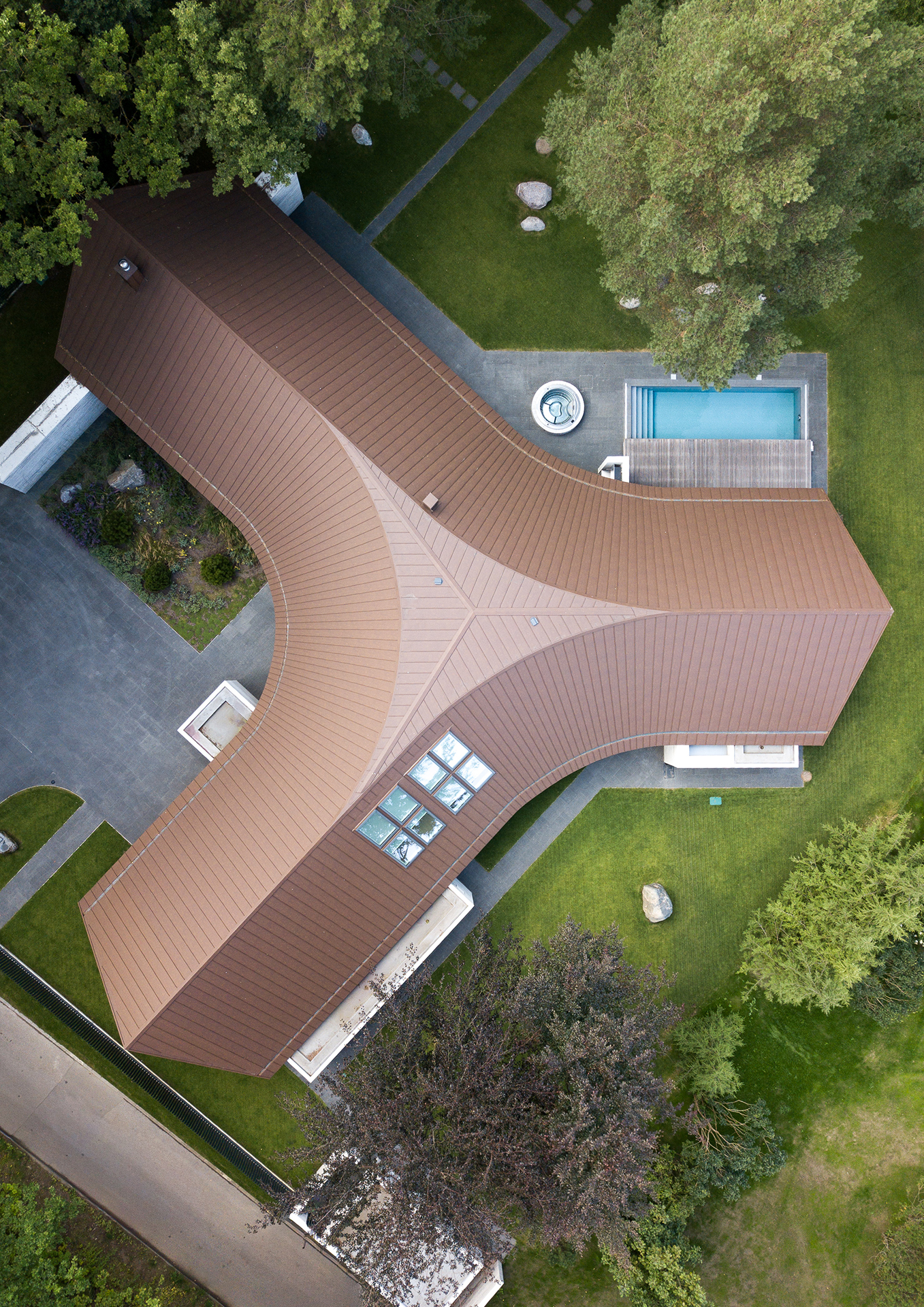 Pamiškio namas: architektūros ir gamtos darna
