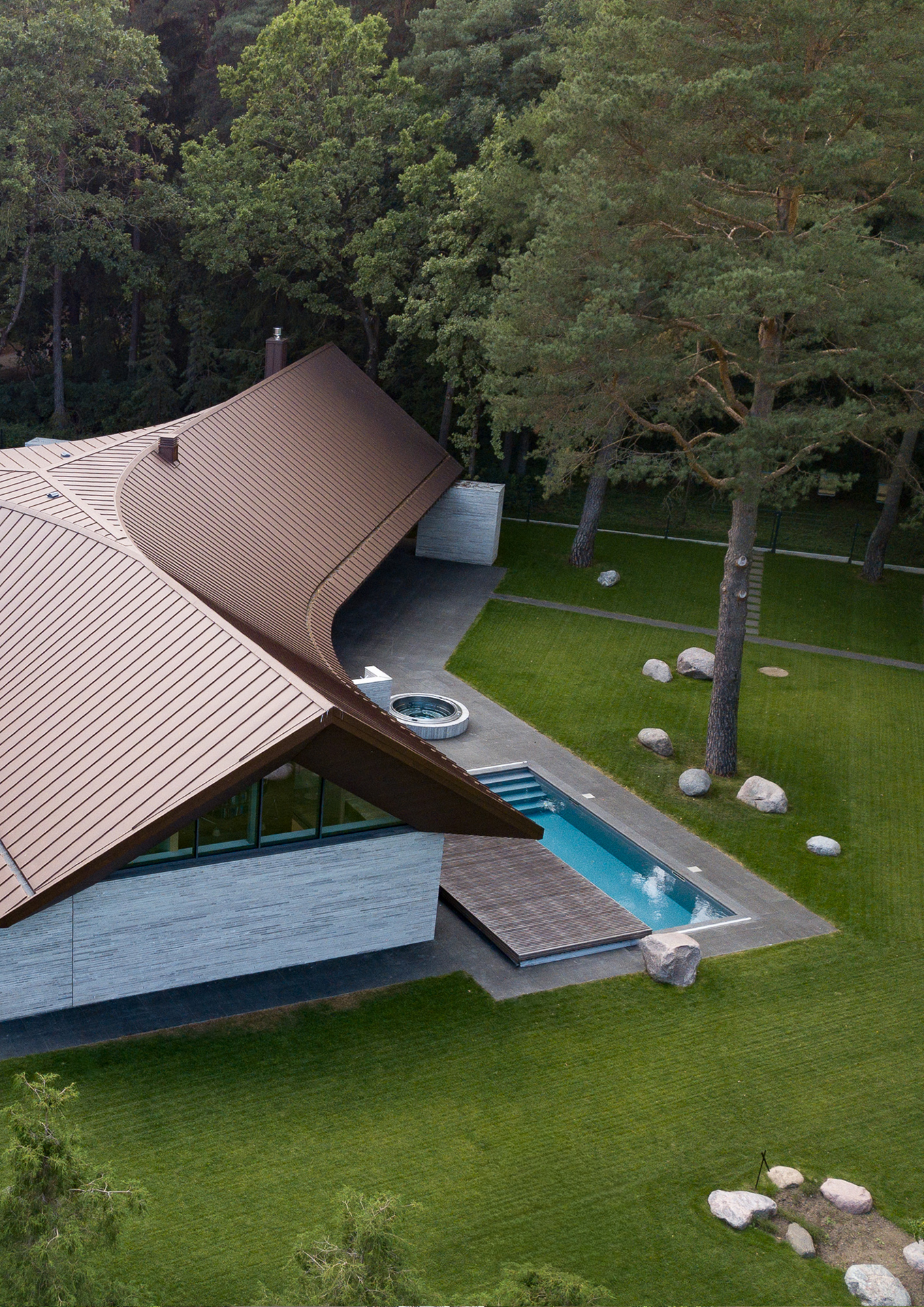 Pamiškio namas: architektūros ir gamtos darna